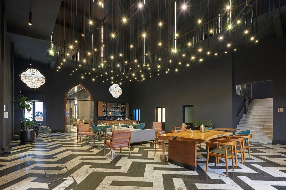 Lobby lounge