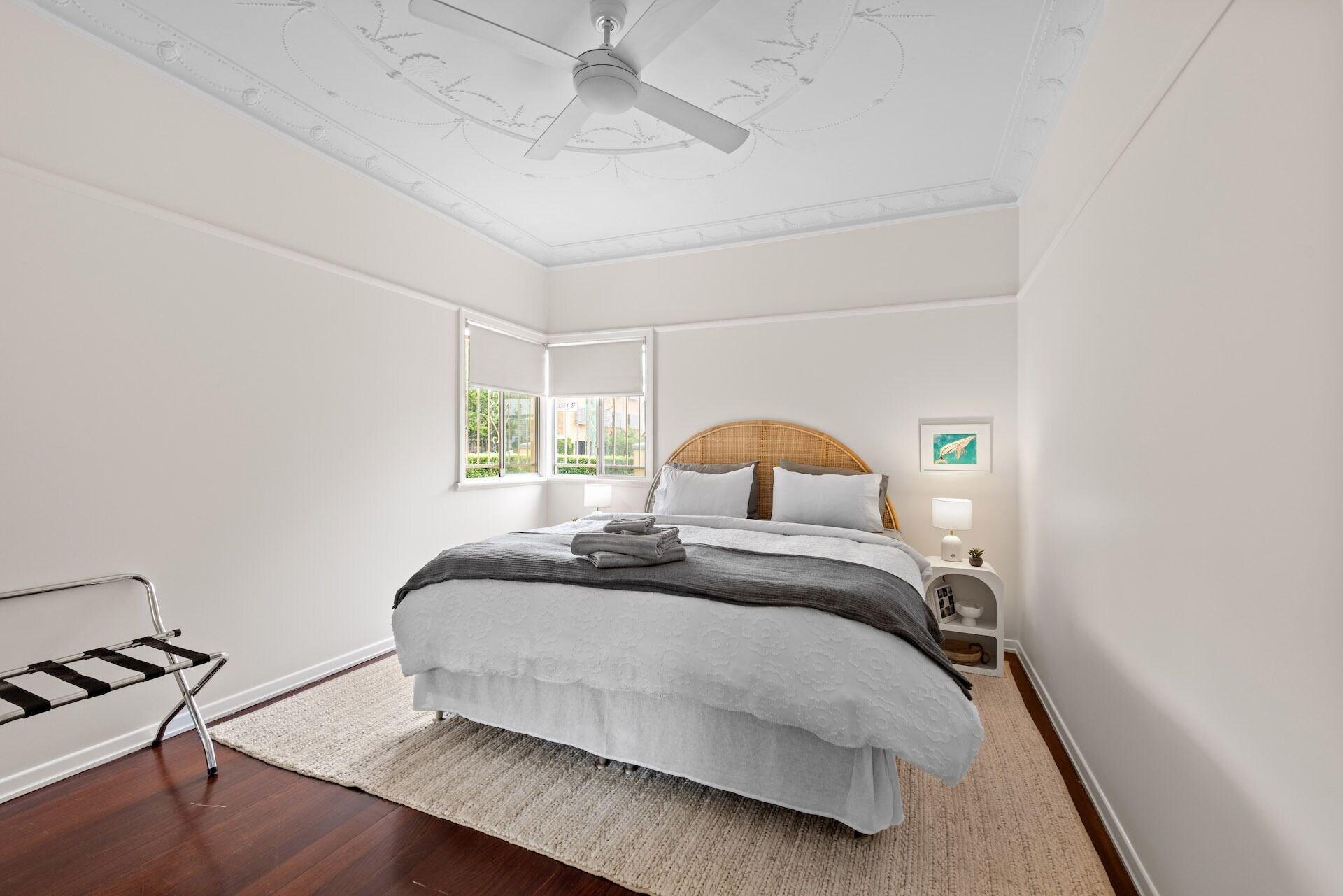 Quiet & Bright Art Deco Apartment by New Farm Park — 4-Star Luxury Hotel in Brisbane, Australia