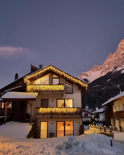 Appartements Simone — 4-Star Luxury Hotel in Ehrwald, Austria