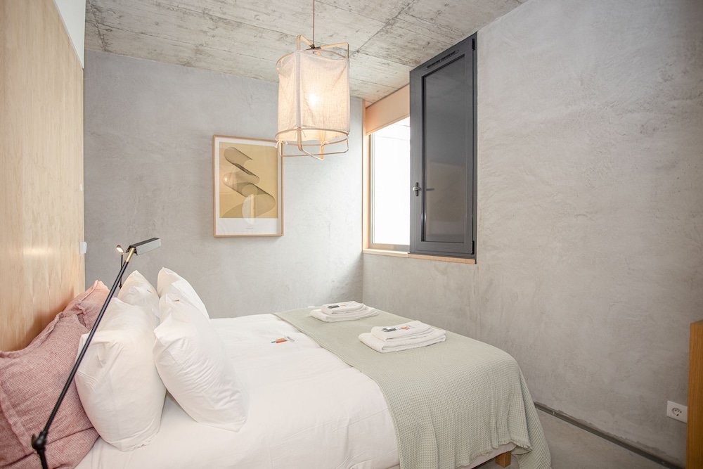Liiiving Bolhão Trendy Apartment III — 4-Star Luxury Hotel in Porto, Portugal