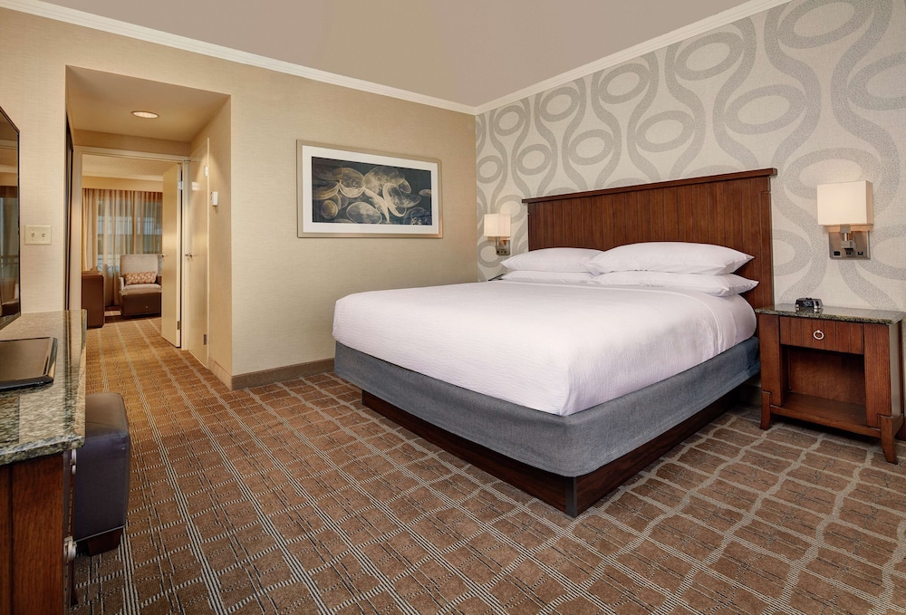 Embassy Suites by Hilton San Diego La Jolla - photo 10