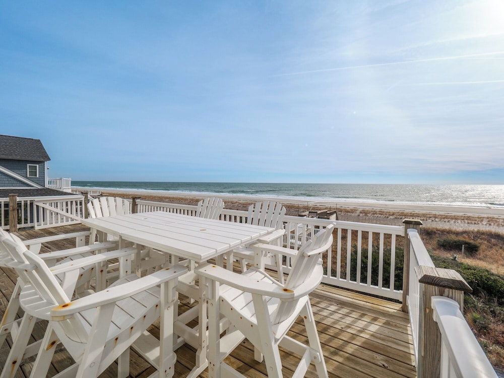C Maid — 4-Star Luxury Hotel in Santa Cruz, United States