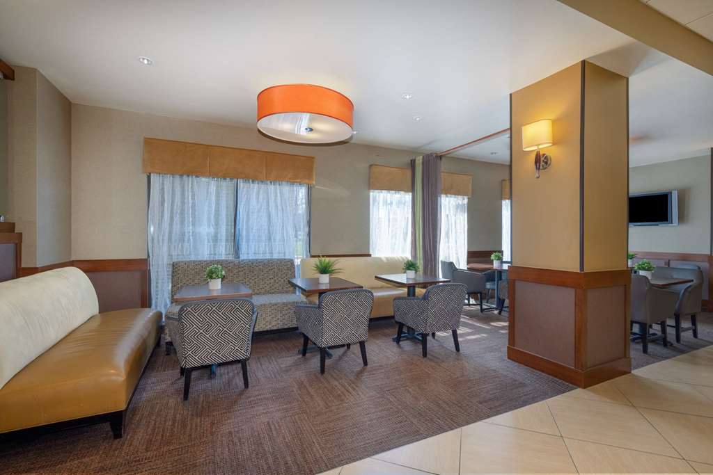 Wyndham Garden Kansas City Airport - photo 7