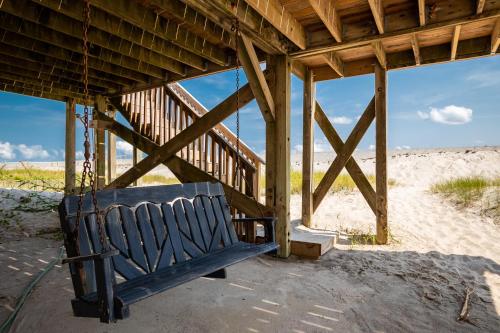 Beside the Sea by Oak Island Accommodations - photo 50