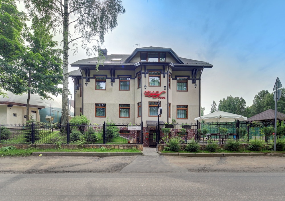 Shuvaloff — hotel in Pargolovo