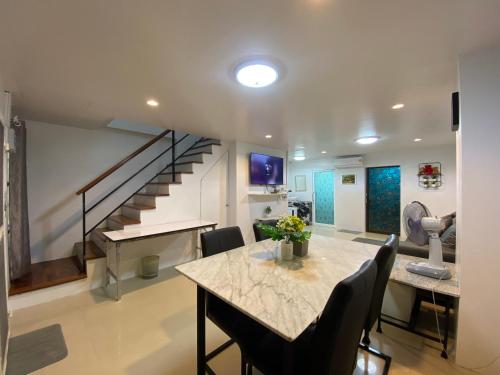 NB Bangsaen House — 4-Star Luxury Hotel in Chon Buri, Thailand
