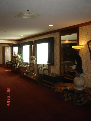 Tonopah Station Hotel - photo 3