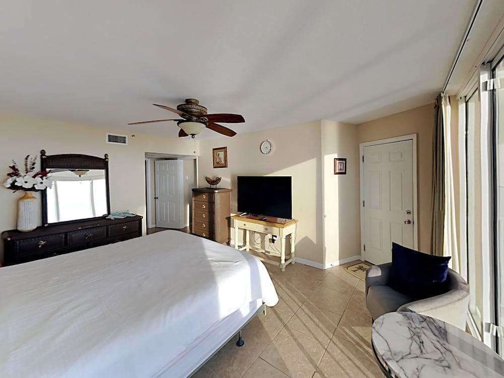Long Beach Resort Tower II 3 Bedroom Apartment - photo 4