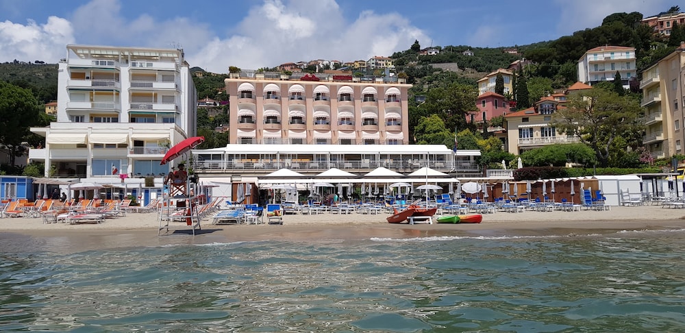 Hotel Regina - last minute hotel in Alassio