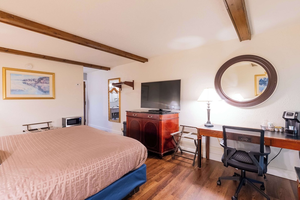 Fireside Inn & Suites Bangor - photo 22