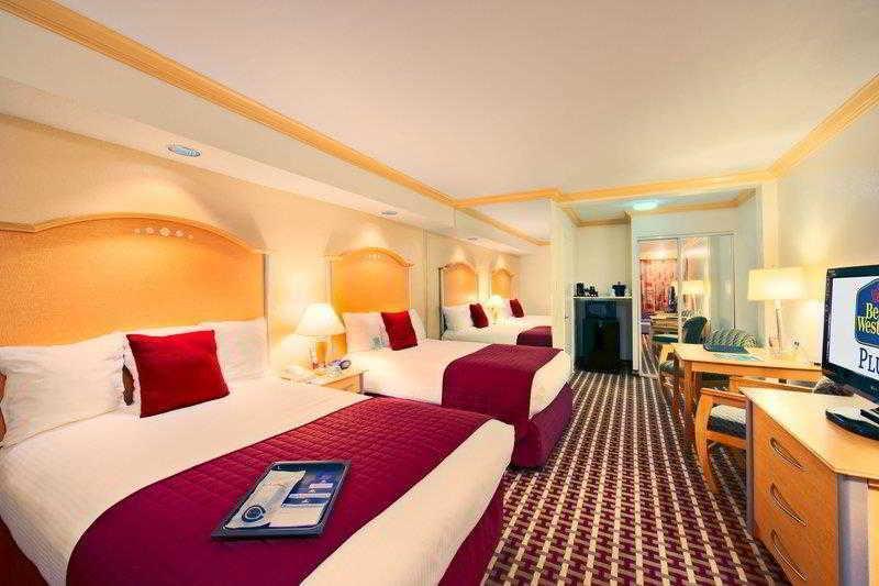 Ramada By Wyndham Fort Lauderdale Oakland Park - photo 10