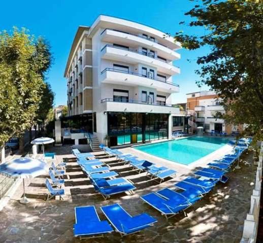Hotel Queen Mary — hotel in Cattolica