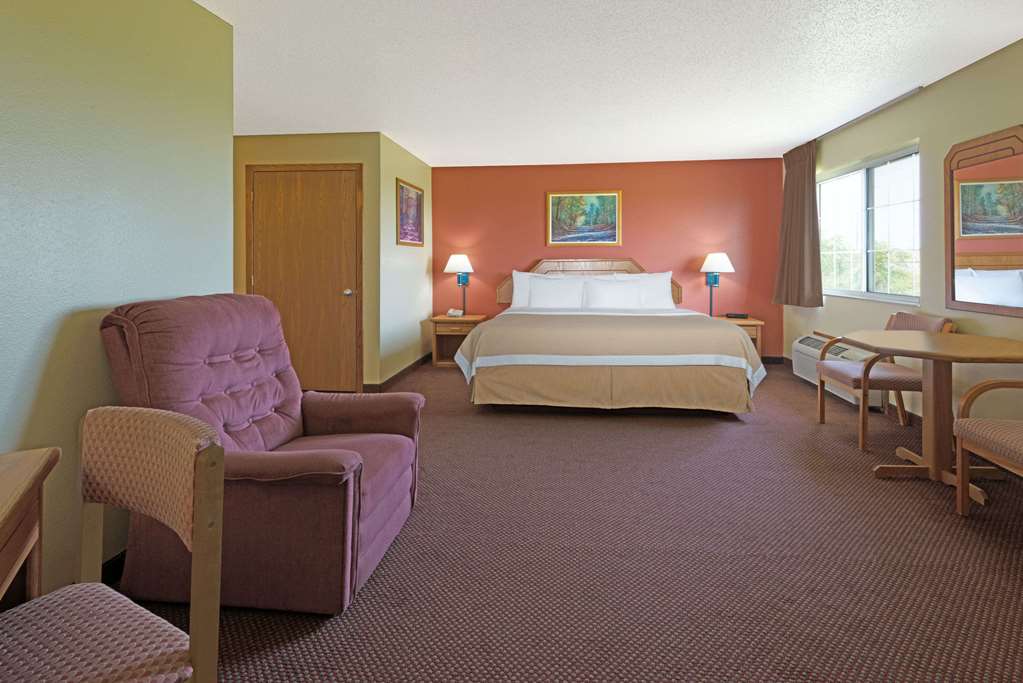 Days Inn by Wyndham Cameron - photo 15