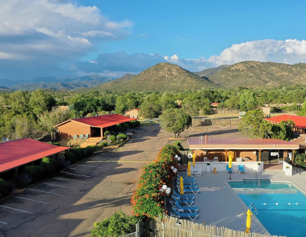 Pecos Trail Inn - photo 27