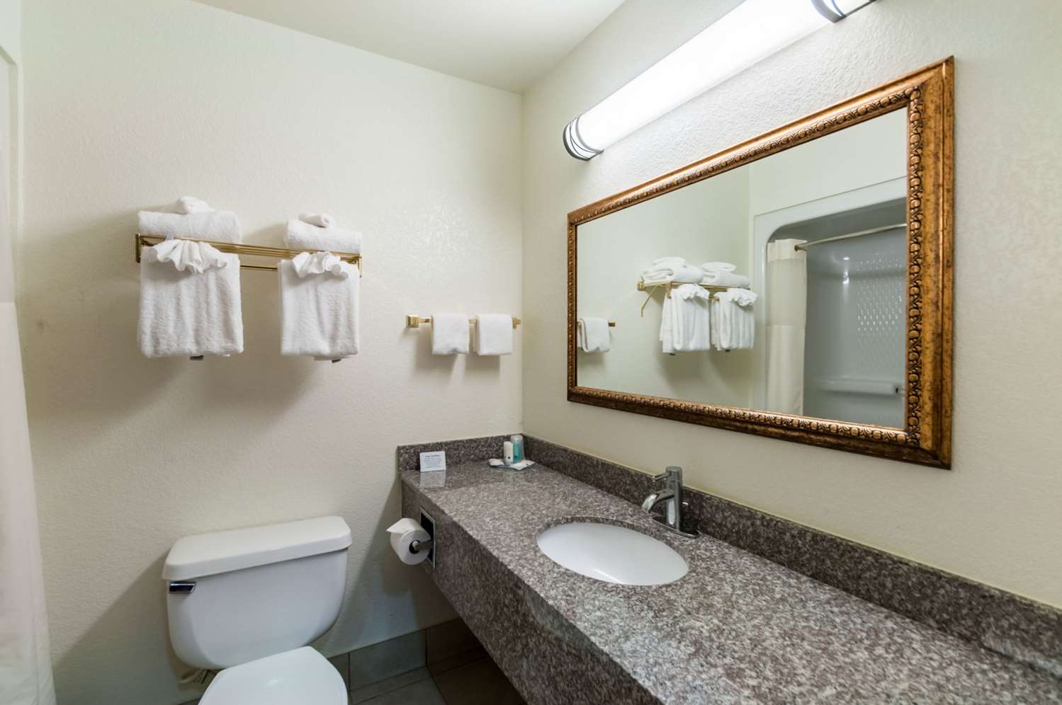 Red Roof Inn & Suites Chestertown - photo 19