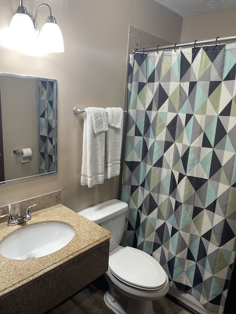 Economy Inn And Suites Ashtabula - photo 34