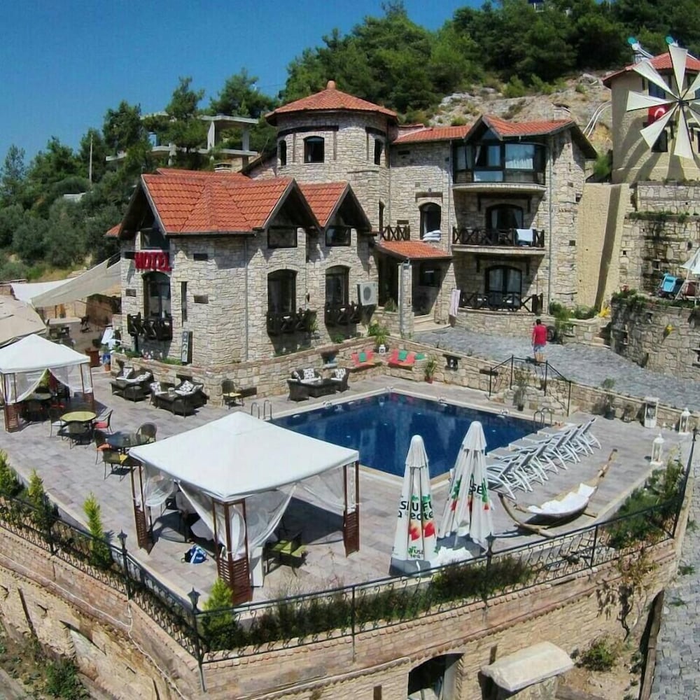 The Stone Castle Boutique Hotel — Soeke