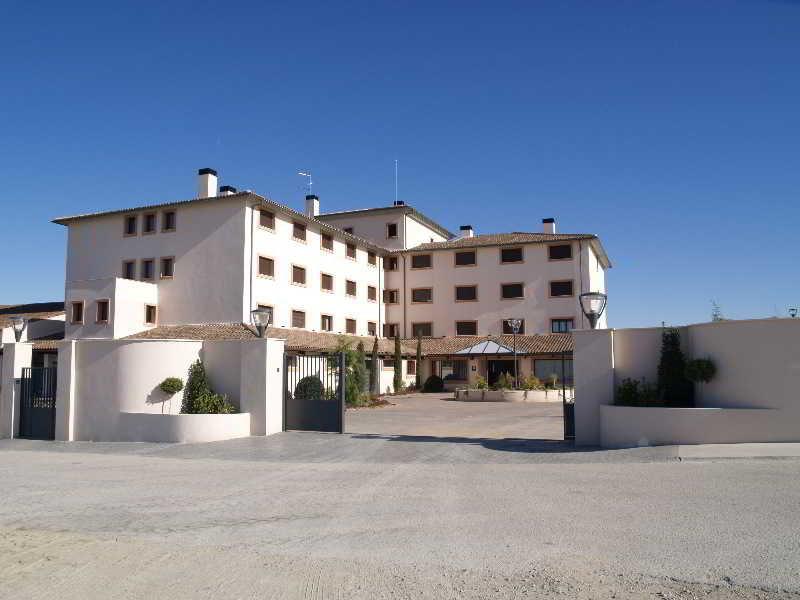 Hotel Hacienda Castellar — 4-Star Luxury Hotel in Villarrubia De Santiago, Spain