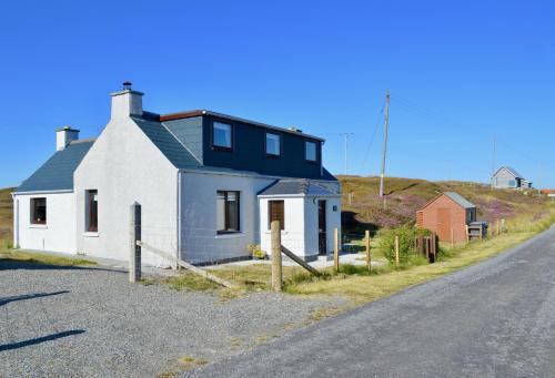 Sealladh Eabhal — Isle Of North Uist