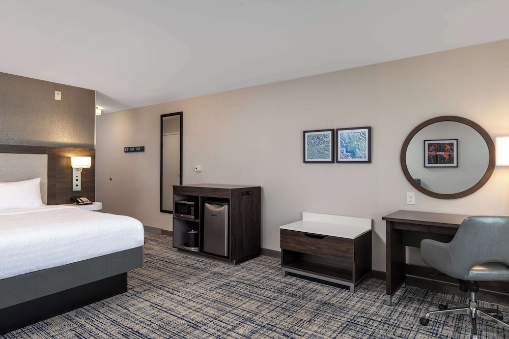 Hampton Inn & Suites Manteca - photo 11