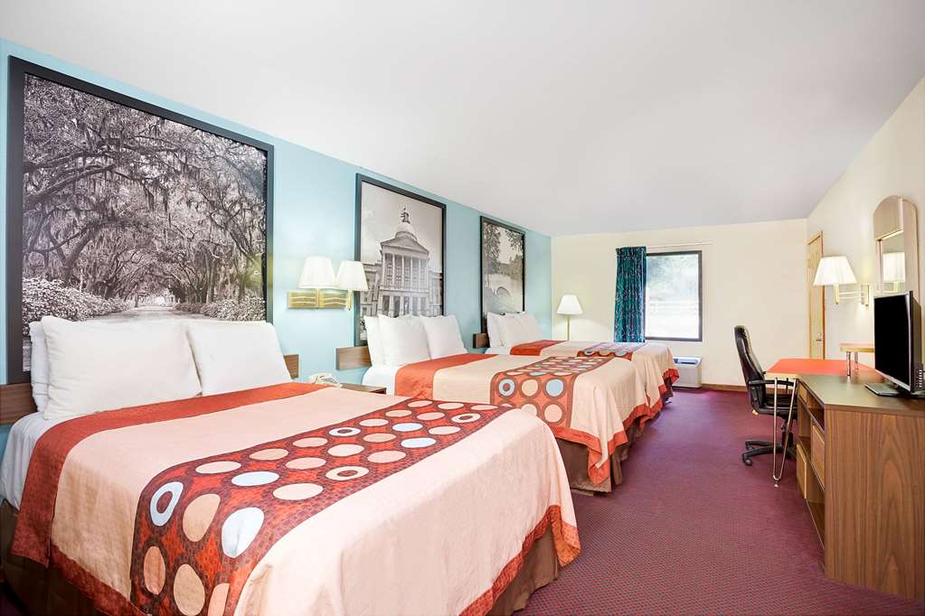Super 8 by Wyndham Forest Park - photo 11