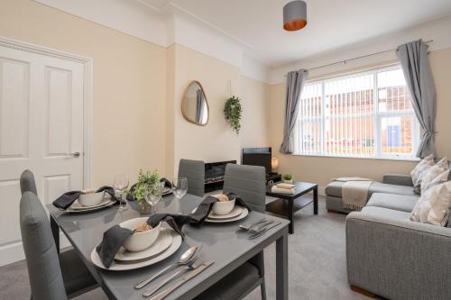 Large cosy house free on street parking — 4-Star Luxury Hotel in Liverpool, United Kingdom