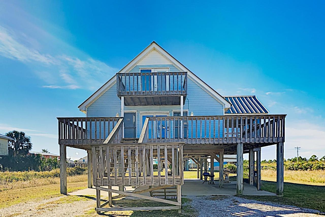 New Listing Coastal Gem W Porch Steps To Beach 4 Bedroom Home — 4-Star Luxury Hotel in Point Clear, United States