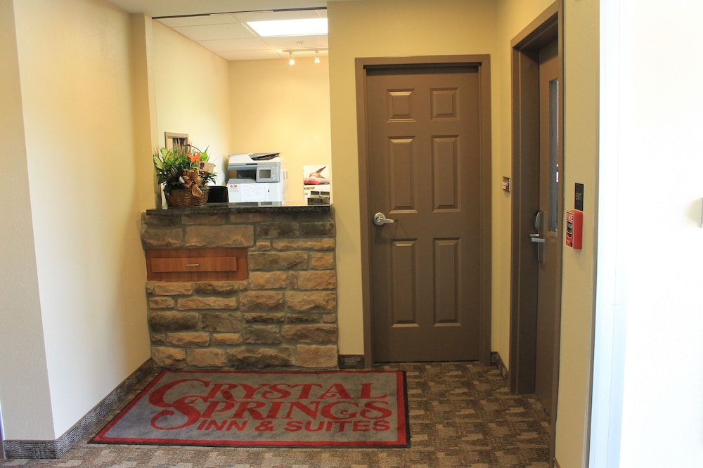 Crystal Springs Inn and Suites - photo 2