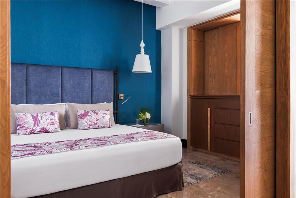 BON Park Hotel Bed Suite Bedroom