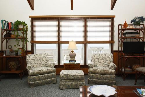 Wahoo by Oak Island Accommodations - photo 32