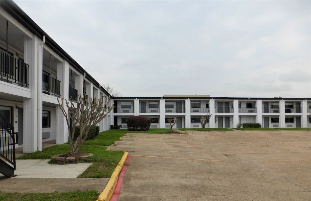 Red Roof Inn Houston Jersey Village - photo 16