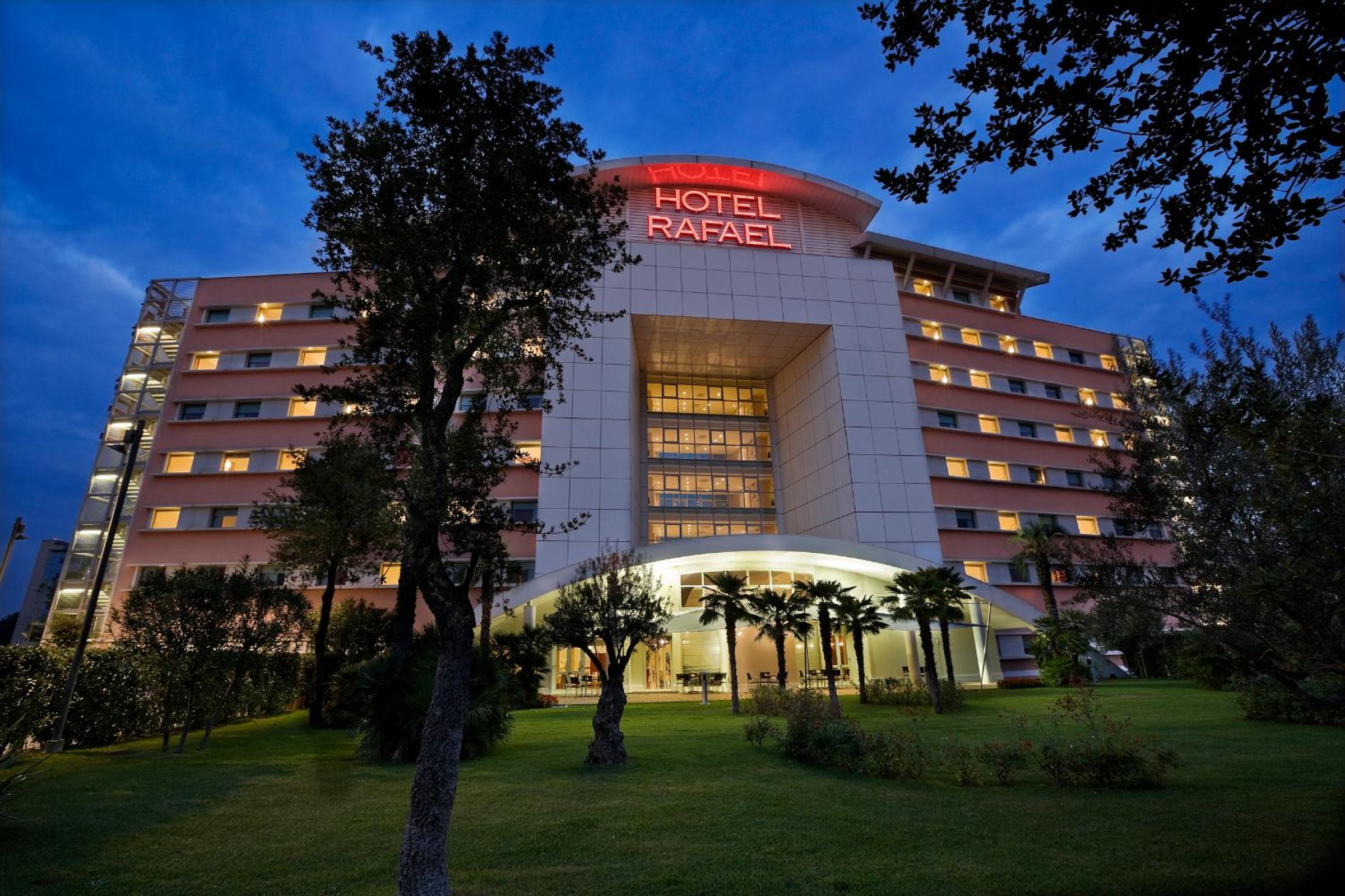 Rafael - carbon neutral hotel in Milan