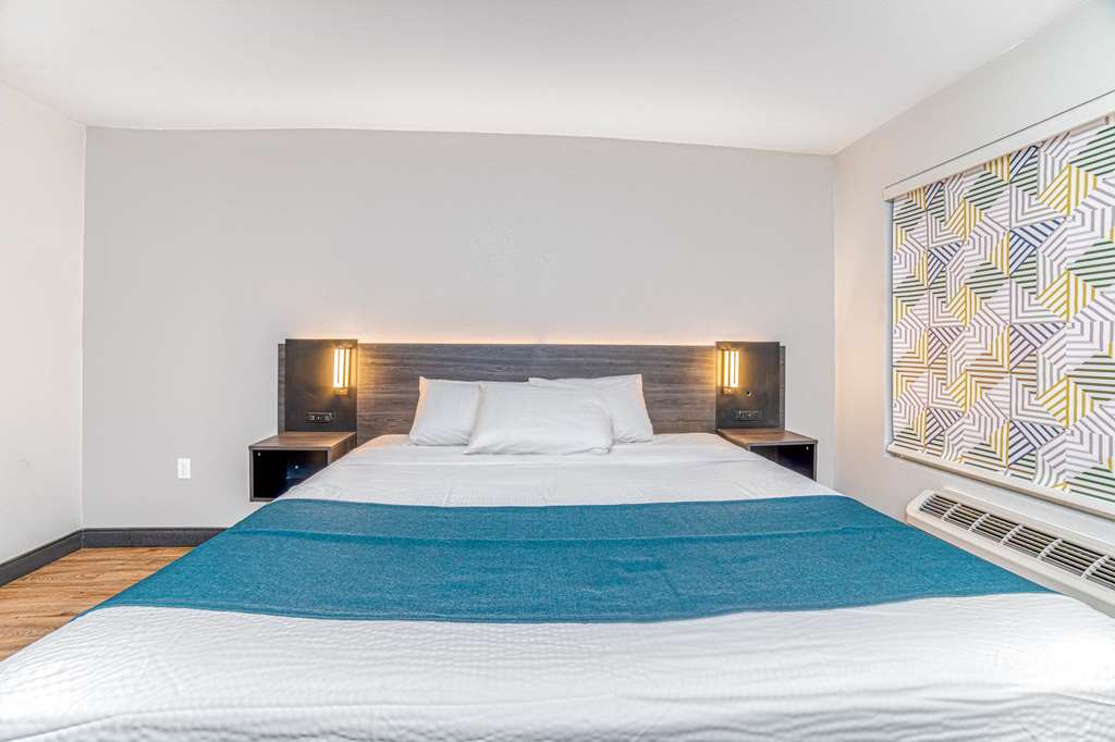 Studio6 Suites Stockton CA Waterfront - photo 18
