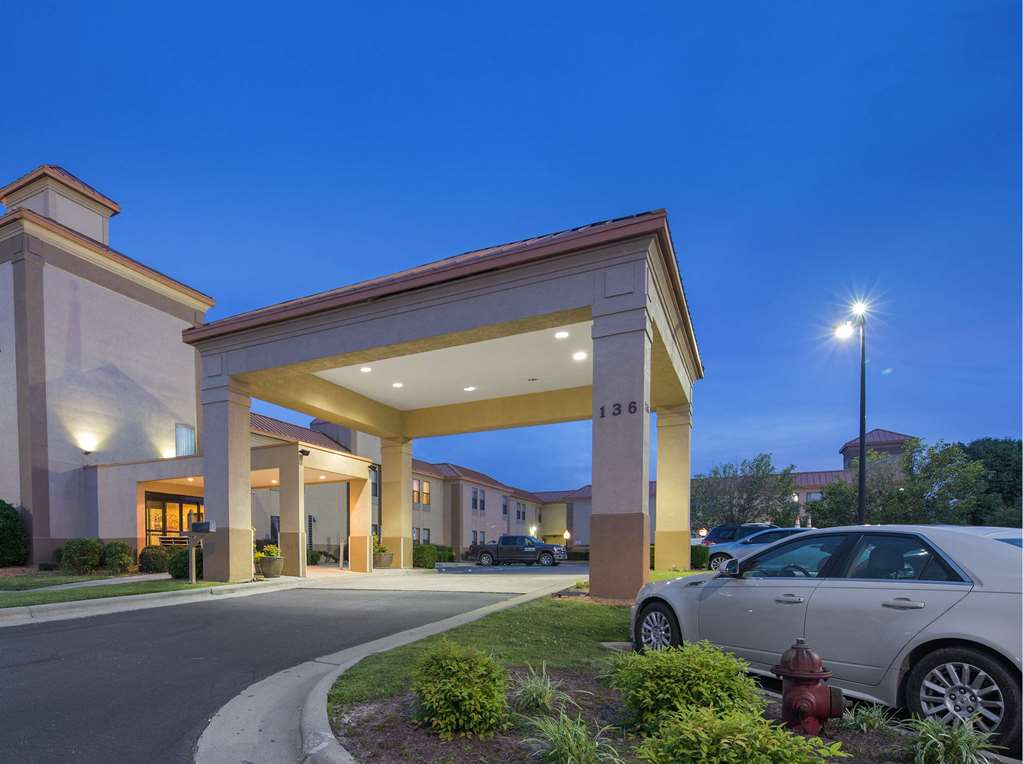 SureStay Plus Hotel by Best Western Roanoke Rapids I 95 - photo 31