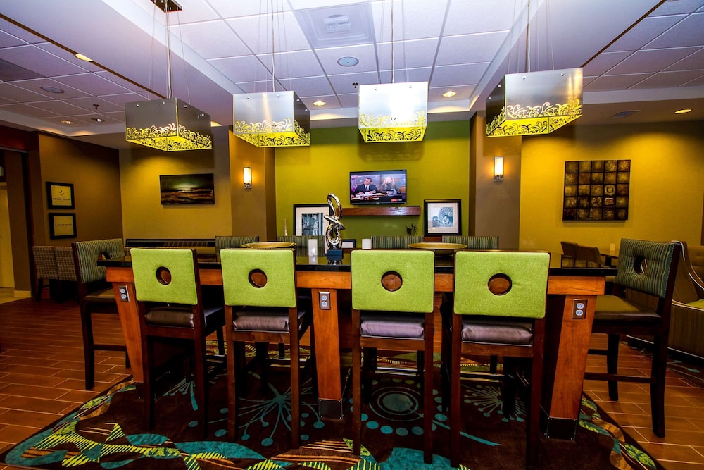 Hampton Inn Fayetteville - photo 47