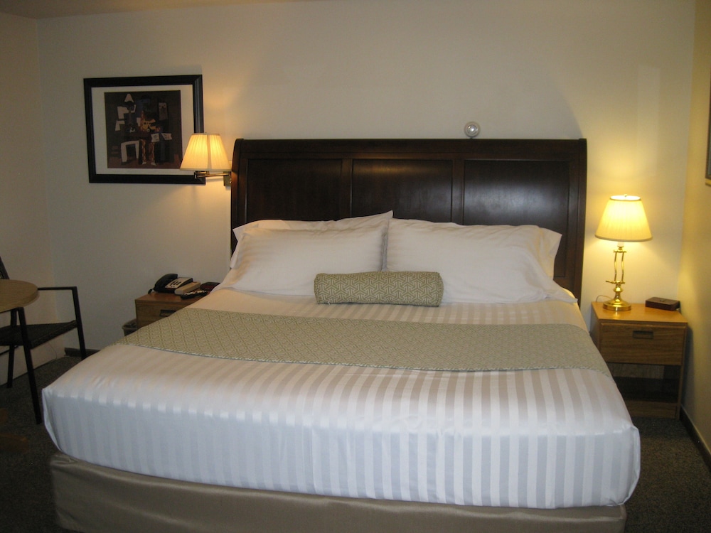 Boyne City Motel - photo 6