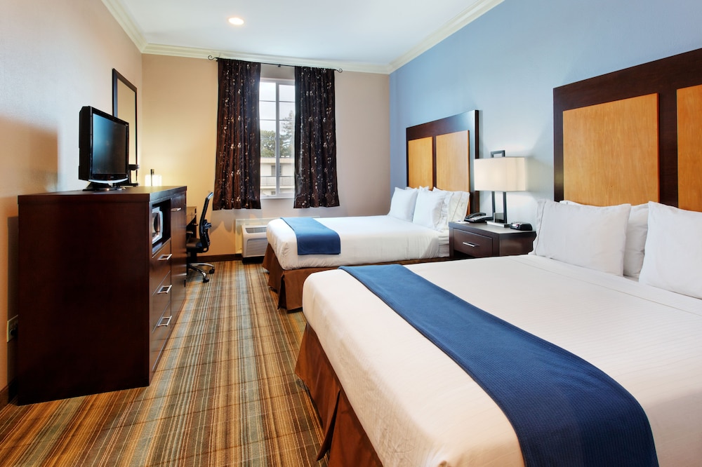 Holiday Inn Express Benicia by IHG - photo 11