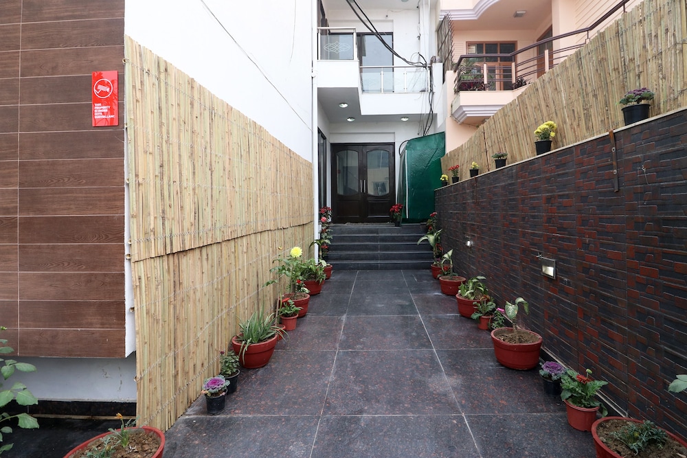 OYO 10878 Unitech Cyber Park