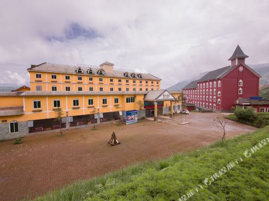 Xiling Snow Mountain Maple Leaf Hotel - last minute hotel in Chengdu