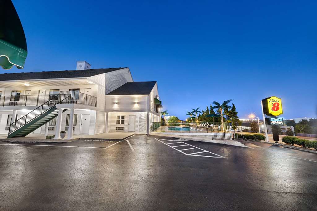 Super 8 by Wyndham Branson Shepherd of the Hills Exwy - photo 3