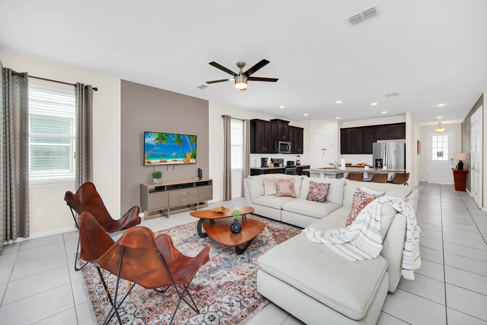 Chic Resort Villa: Themed Rooms Pool & Game Room - photo 27