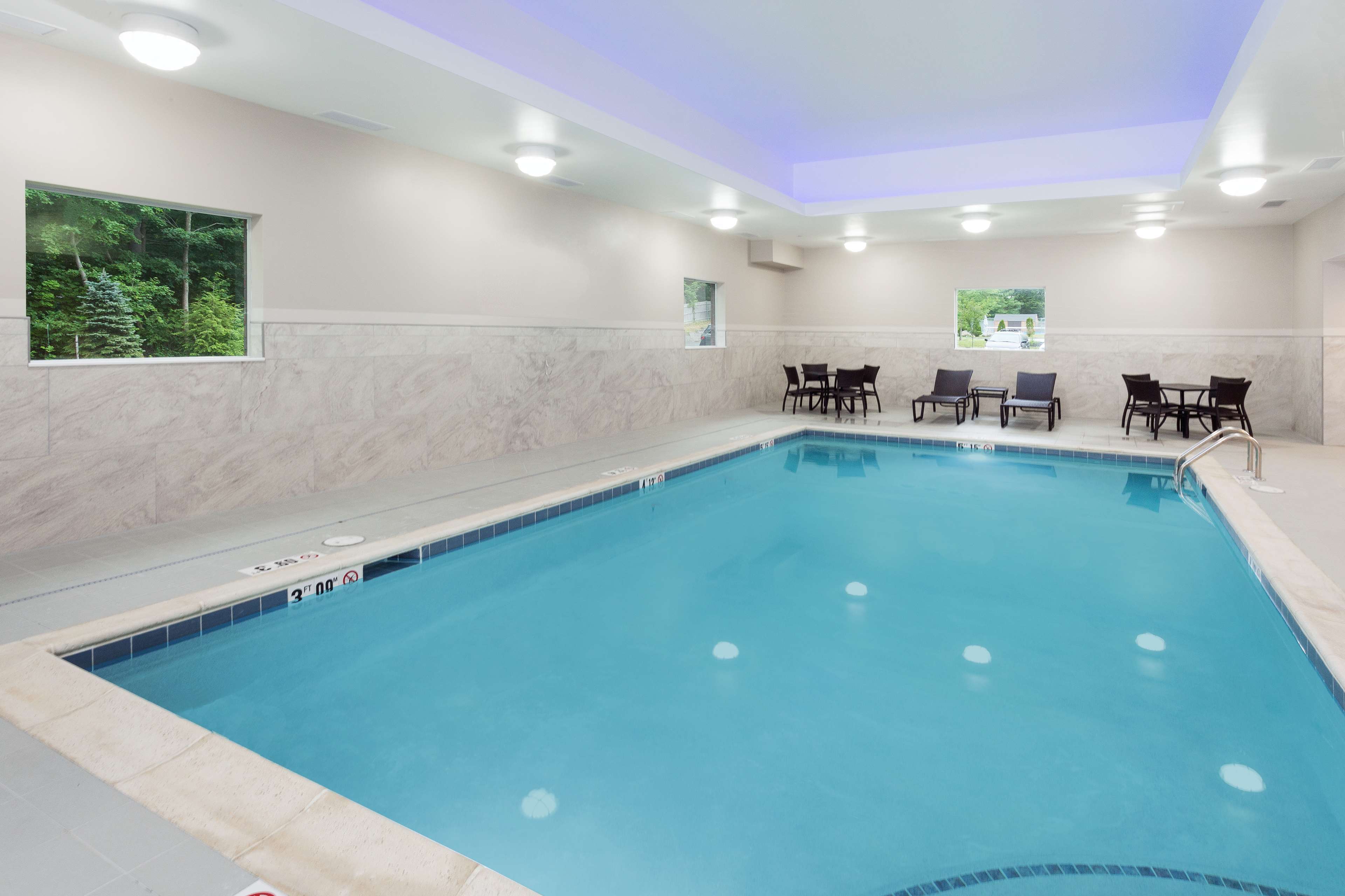 Hampton Inn by Hilton Kennebunk Kennebunkport - photo 14