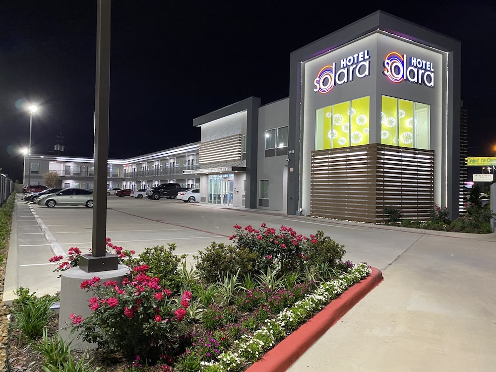 Hotel Solara Hobby Airport - photo 16