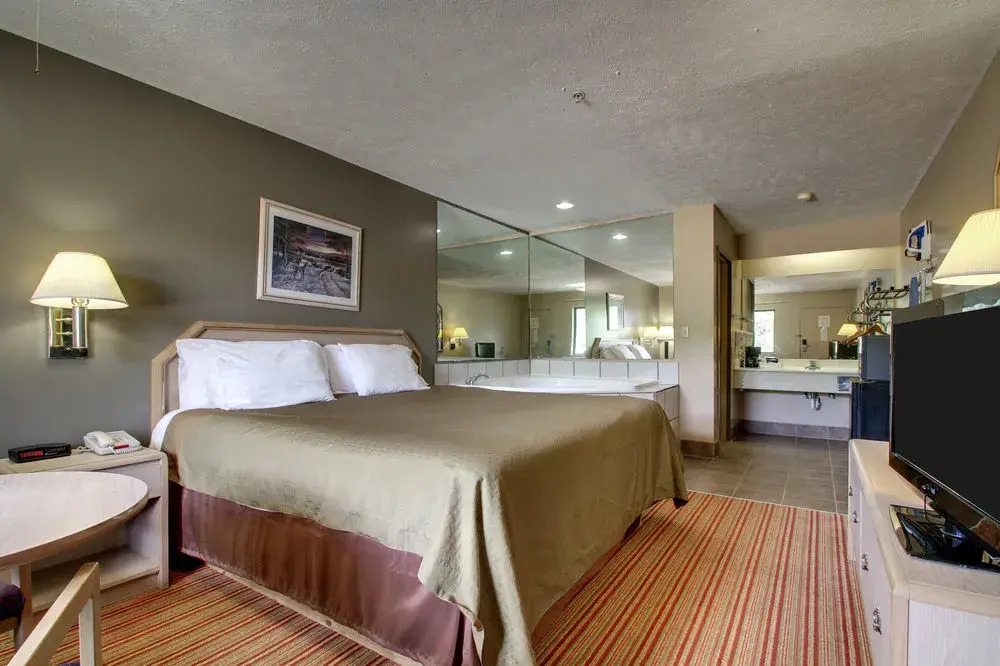 Super 8 Durant - photo 26