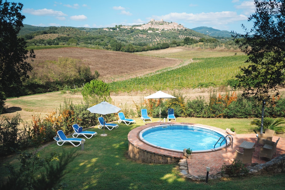 Agriturismo Podere Ristella Wine&Food — 4-Star Luxury Hotel in Roccastrada, Italy