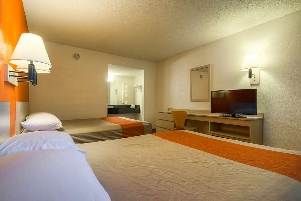 Motel 6 Rancho Mirage CA Palm Springs - photo 12