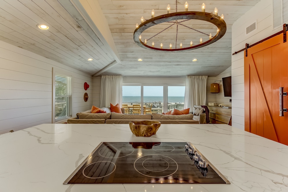 Yellow Oceanfront Hotel Room With Spectacular View of Atlantic Ocean by Redawning - photo 7