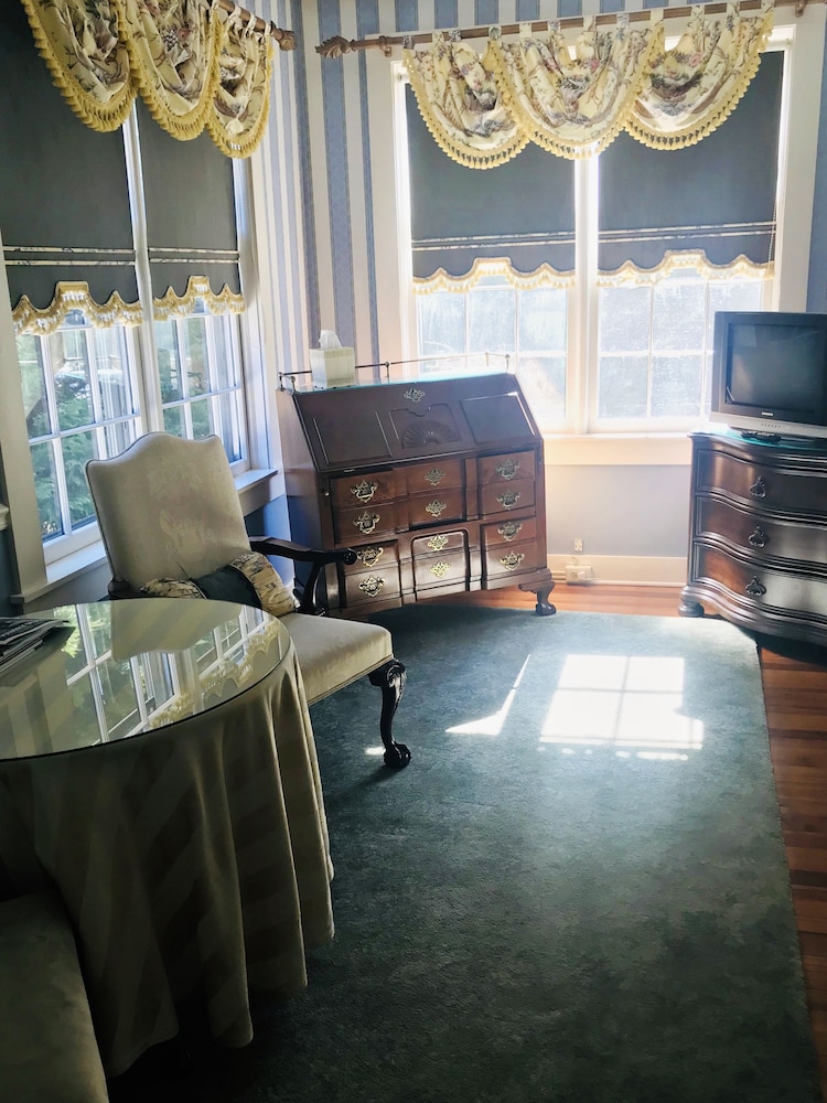 Albemarle Inn - photo 52