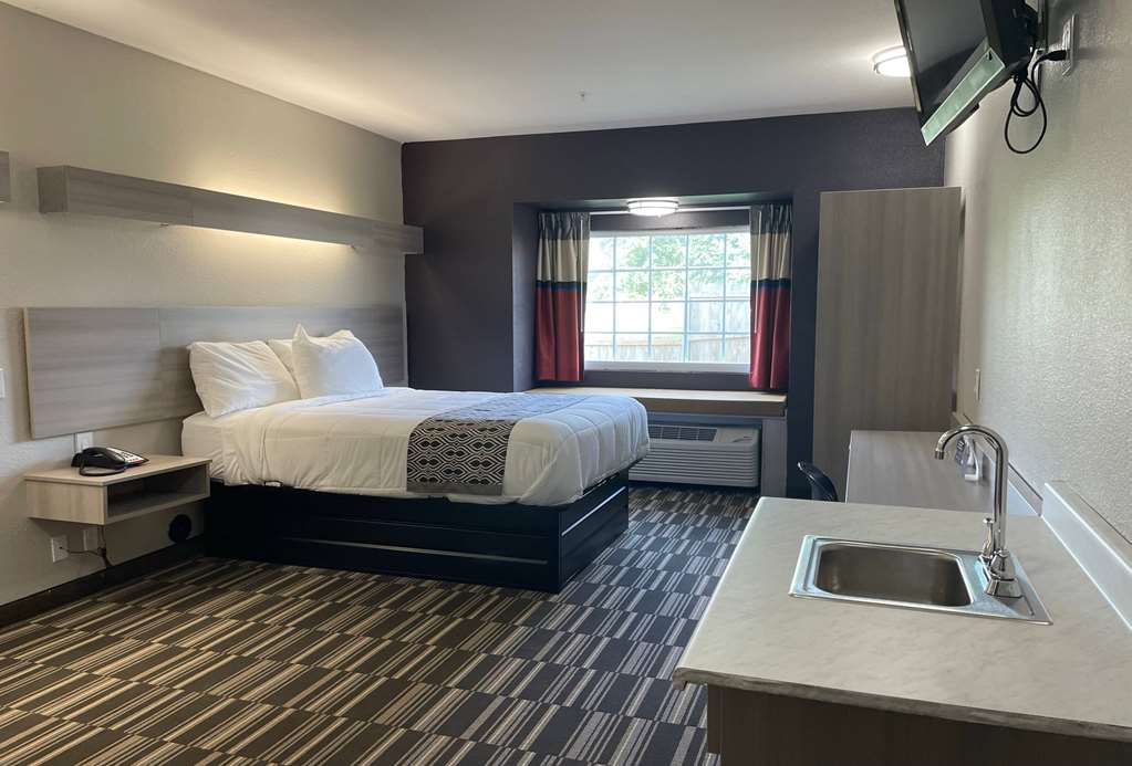 Microtel Inn & Suites by Wyndham Bossier City - photo 27