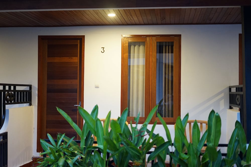 Lantis Vibes Inn - carbon neutral hotel in Kuta